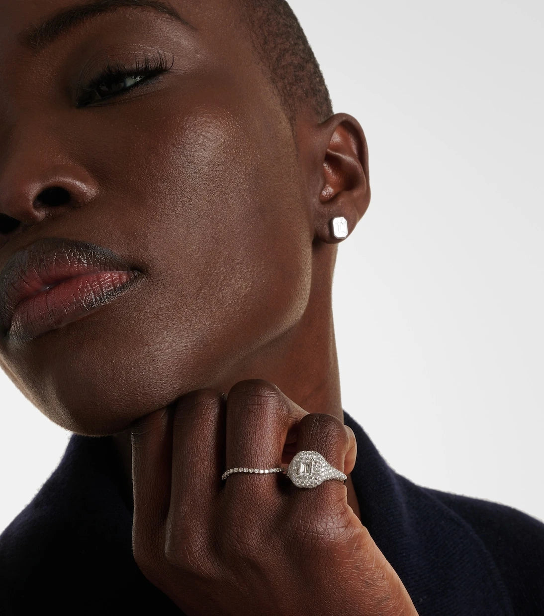 Shay Jewelry - خاتم Single Thread من الذهب الأبيض عيار 18 قيراطاً مع الألماس