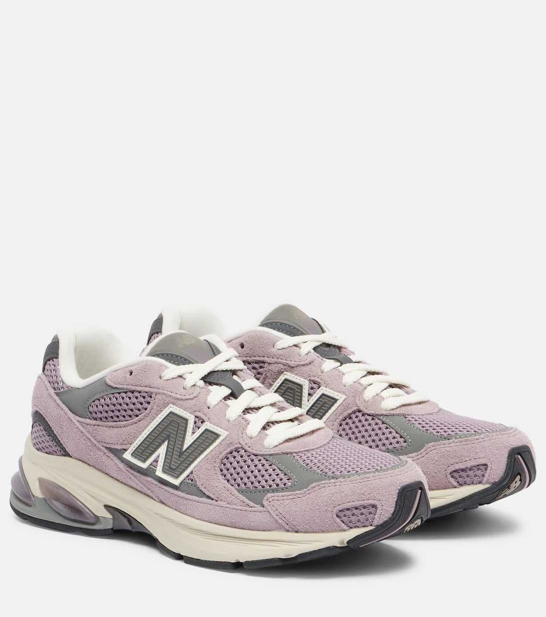 New Balance - حذاء رياضي من الشامواه والشبك طراز 2010