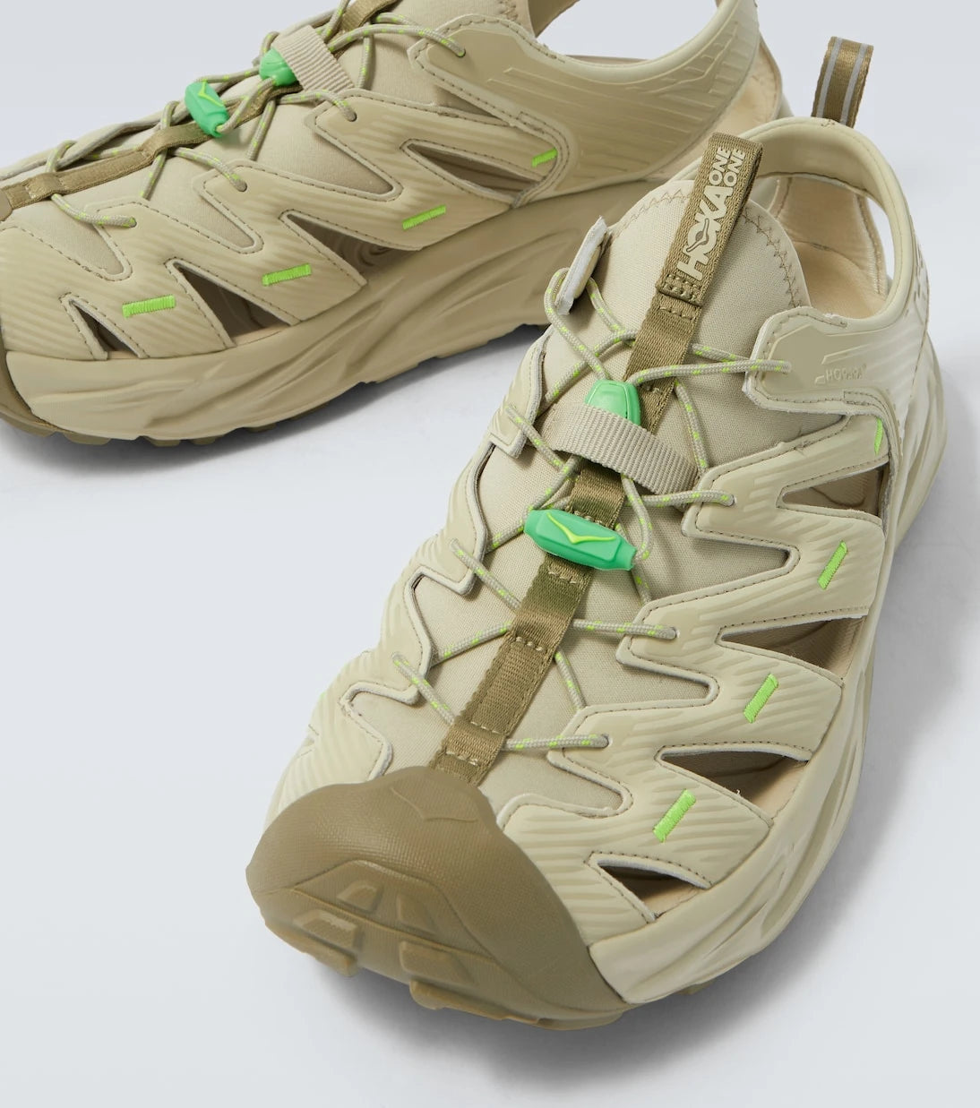 Hoka One One - أحذية هوبارا الرياضية