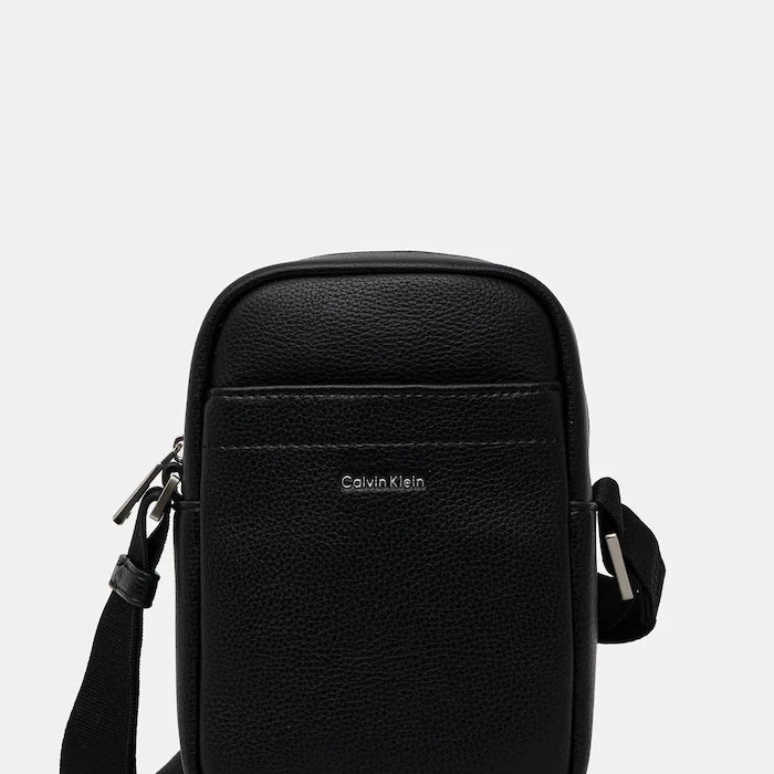 Чанта през рамо Calvin Klein