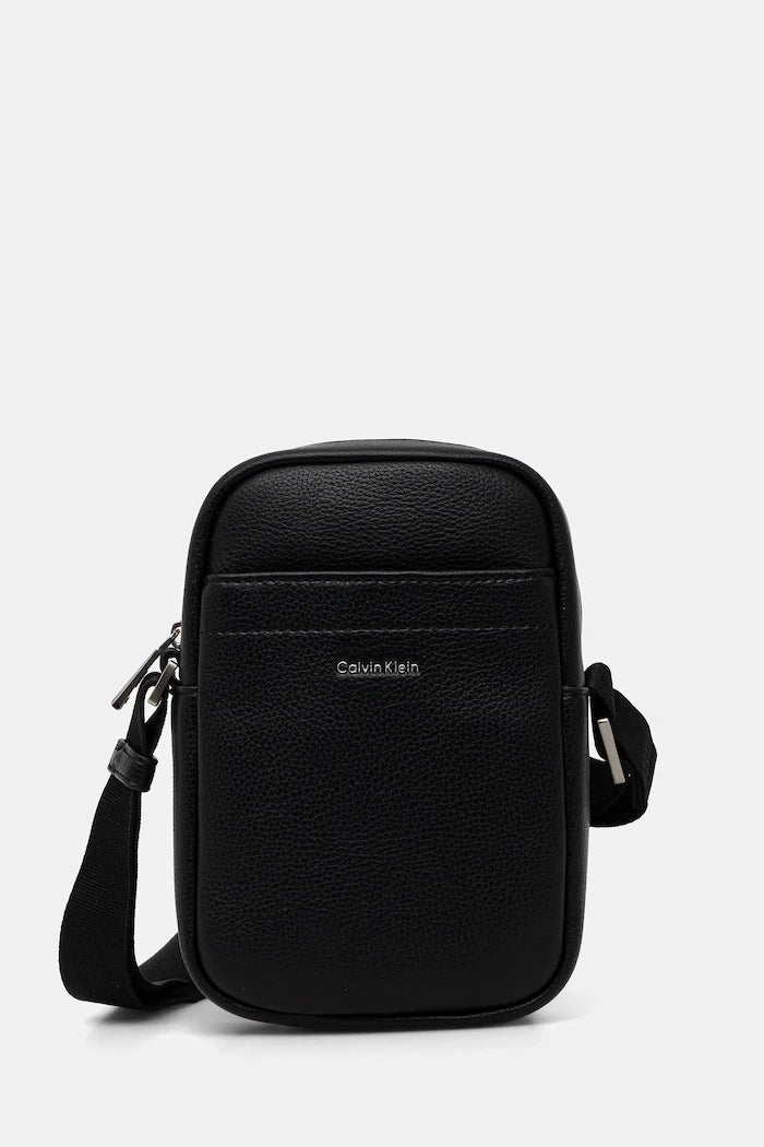 Чанта през рамо Calvin Klein