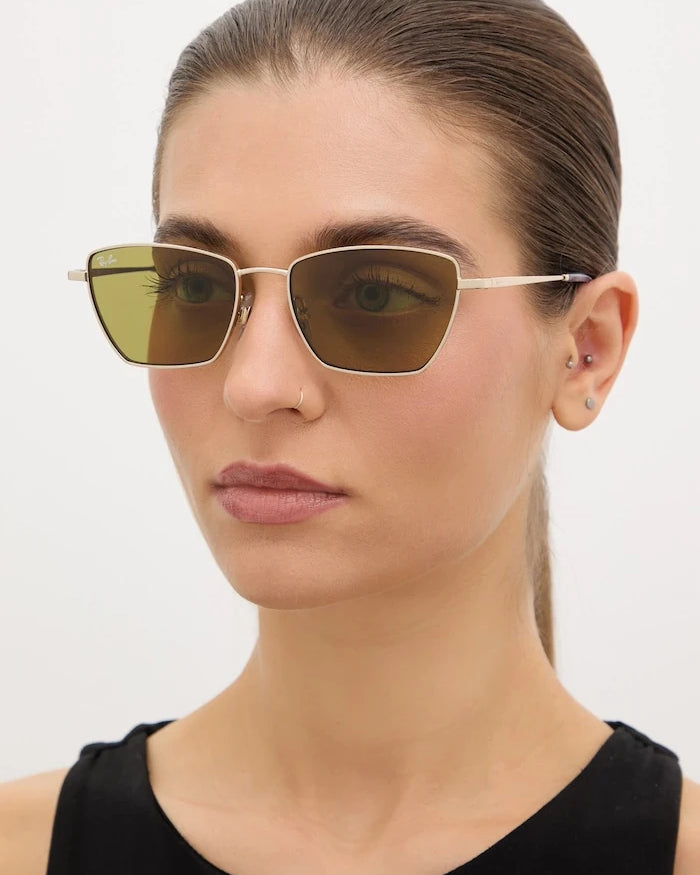 Ray-Ban güneş gözlüğü