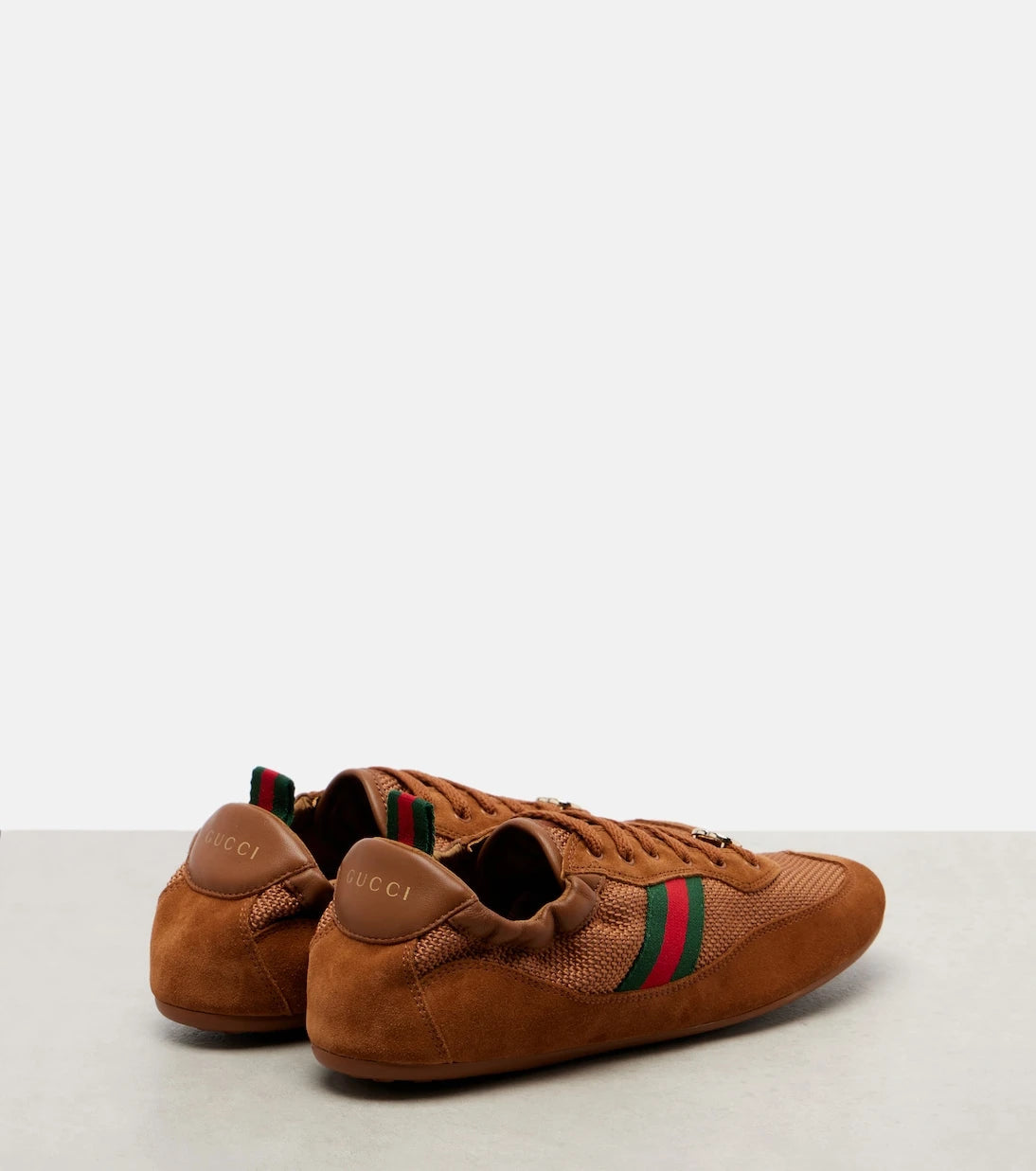 Gucci - حذاء سنيكرز Gucci Shift مزين بالجلد السويدي