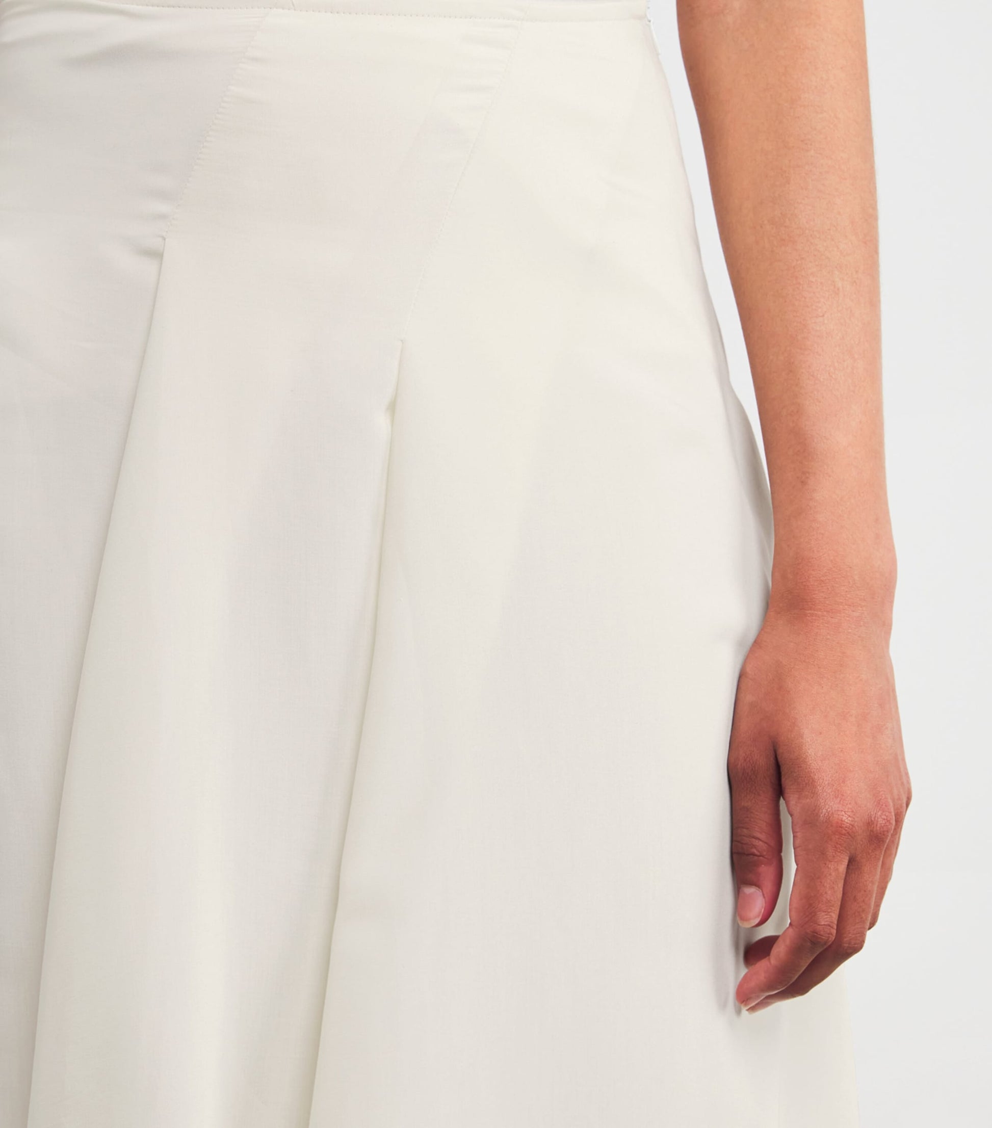 MAX&Co. White Canvas Balloon Midi Skirt