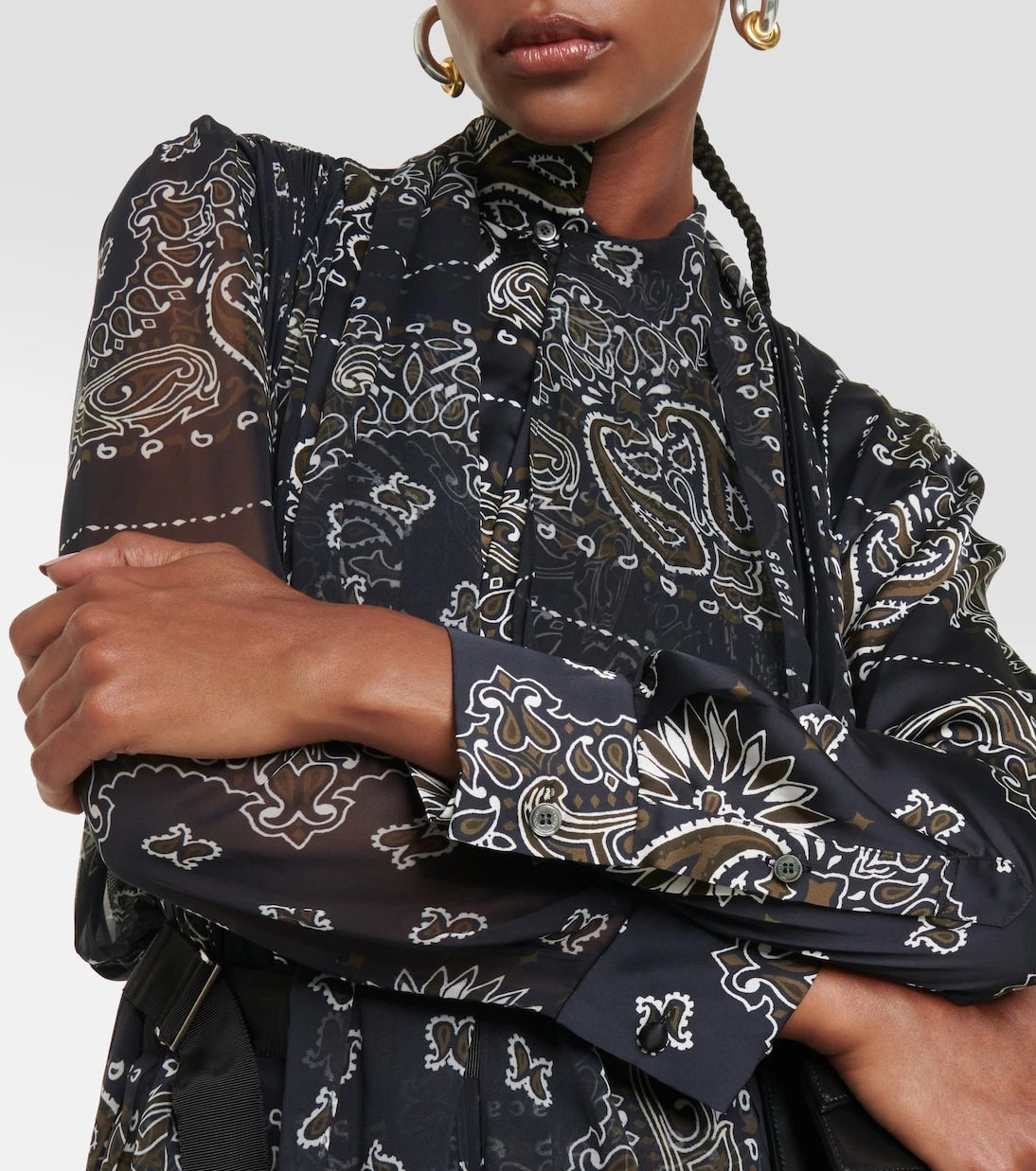 Sacai - فستان ميدي بطبعة باندانا