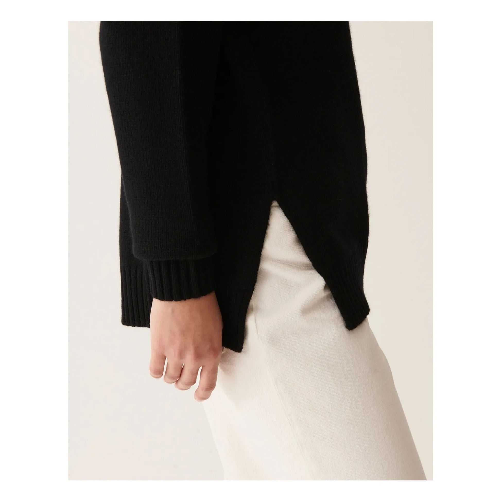 Bompard - Round Neck Sweater Cashmere | Black
