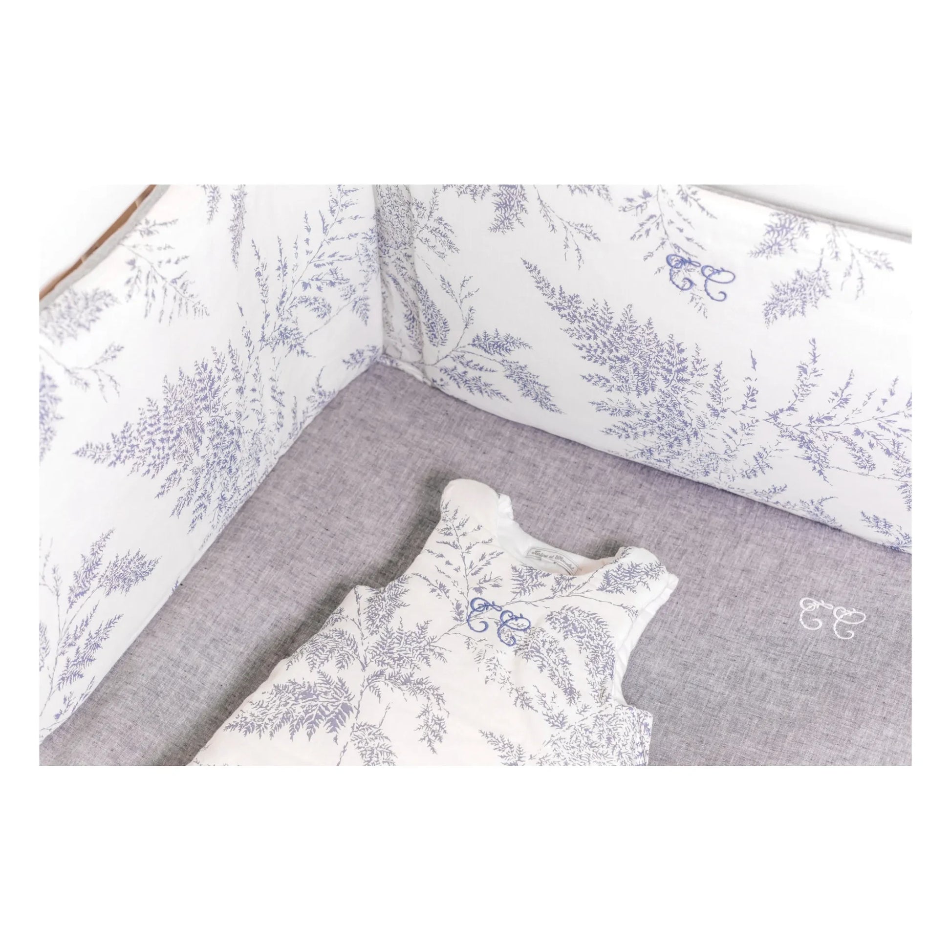Tartine et Chocolat - Foliage Bed Bumper | Grey