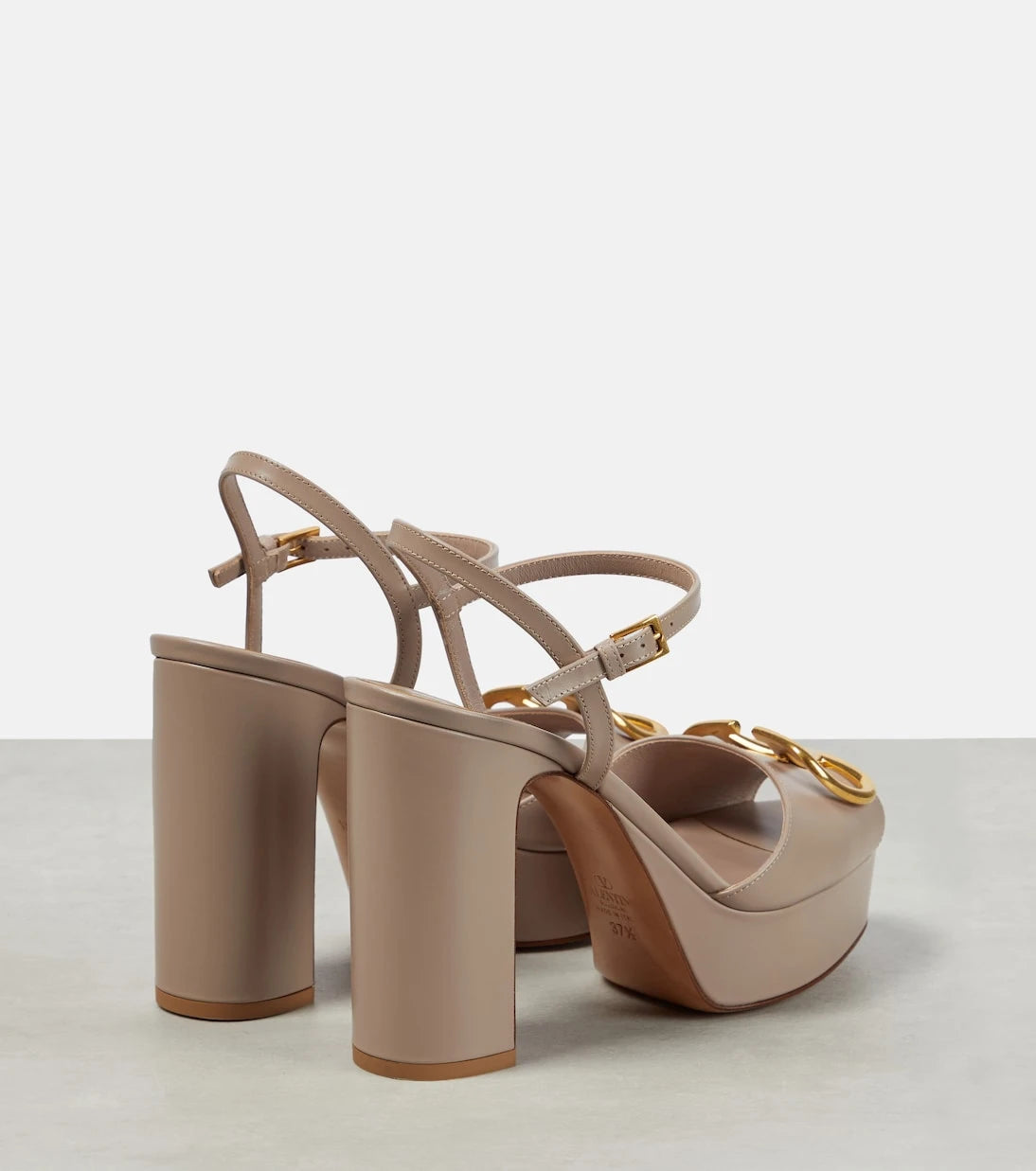 Valentino Garavani - VLogo leather platform sandals