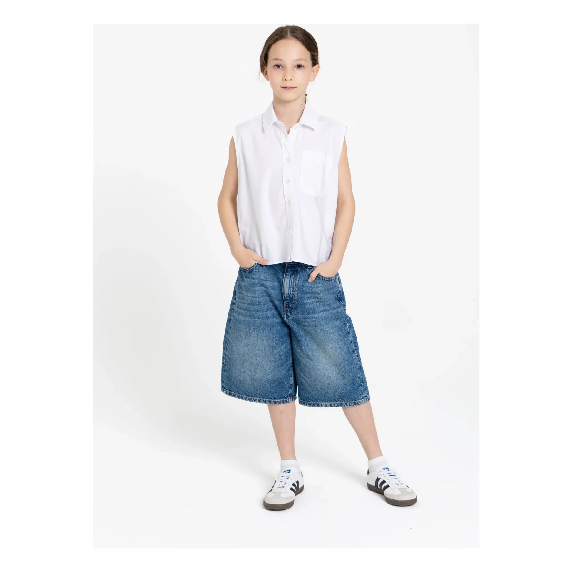 Finger in the nose - Ella Sleeveless Shirt | White