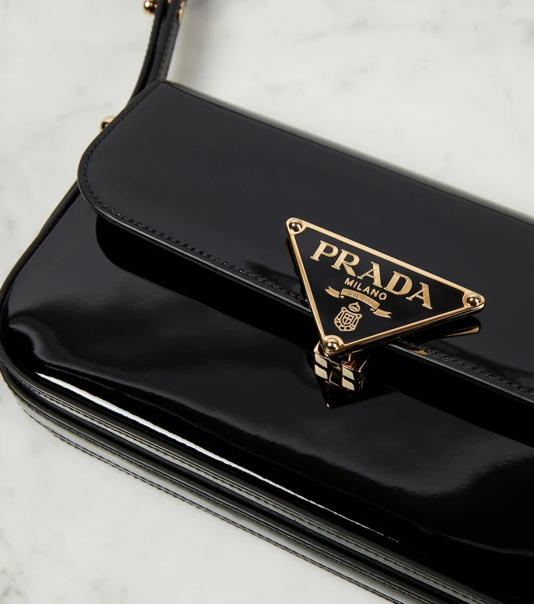Prada - Logo patent leather shoulder bag