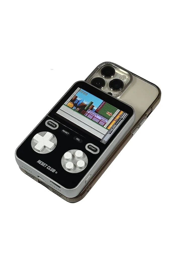Reset Club Powerbank Gaming Dahili Oyun Konsollu Tam Şarj Cihazı 7,5 × 2 × 11,5 cm
