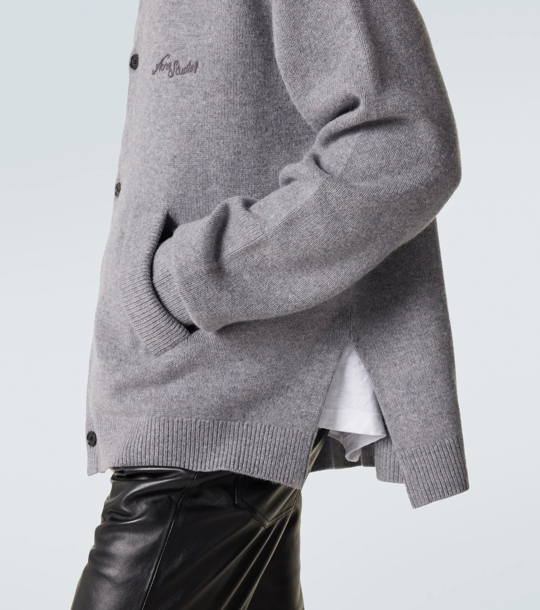 Acne Studios - سترة صوفية وياك محبوكة بشعار العلامة
