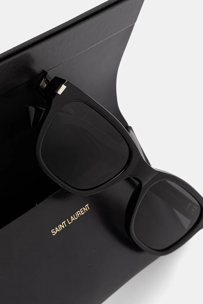 Saint Laurent квадратни слънчеви очила