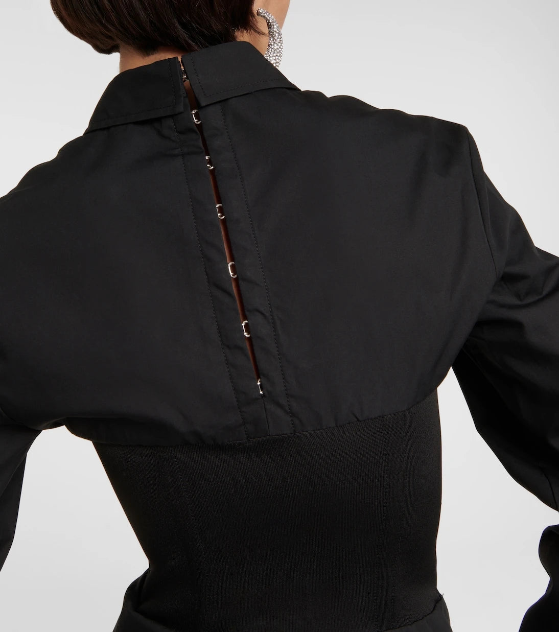 ديون لي - فستان قصير من البوبلين المزين بحياكة