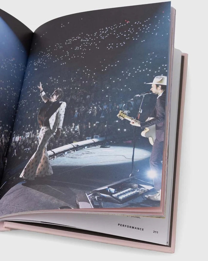Книга Printworks Icons of Style: Harry Styles by Lauren Cochrane, English