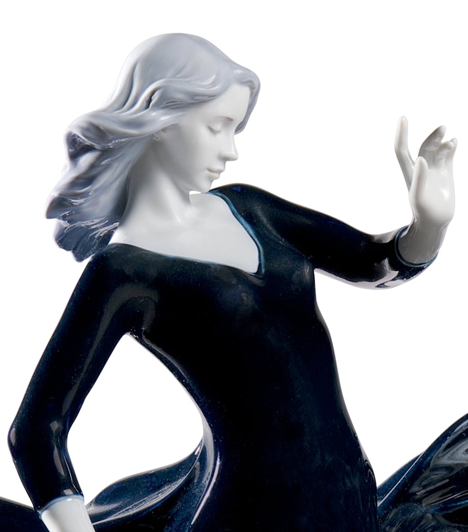 Lladró Night Approaches Figurine