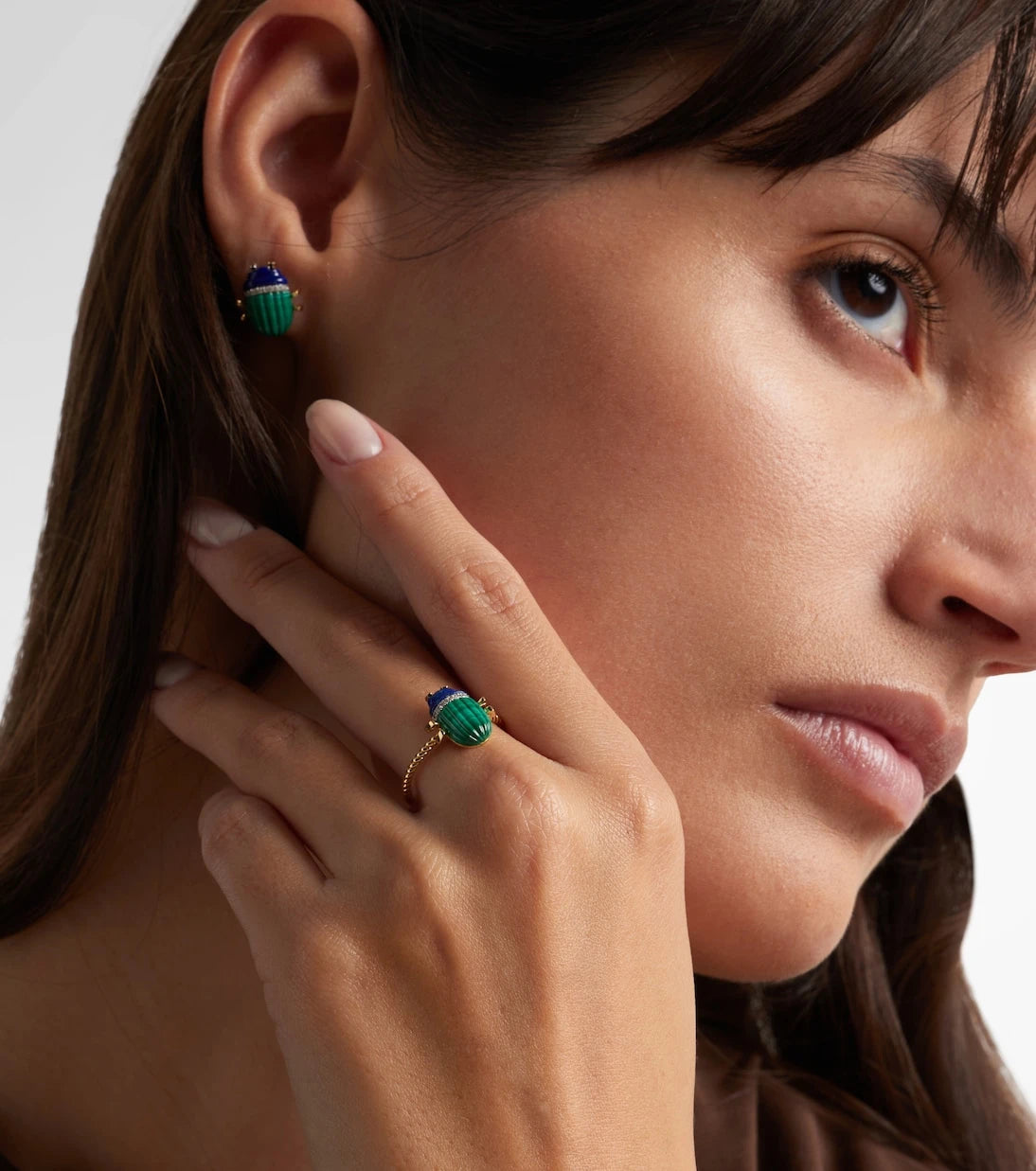 Yvonne Léon - Scarabée Mini 9kt gold ring with gemstones