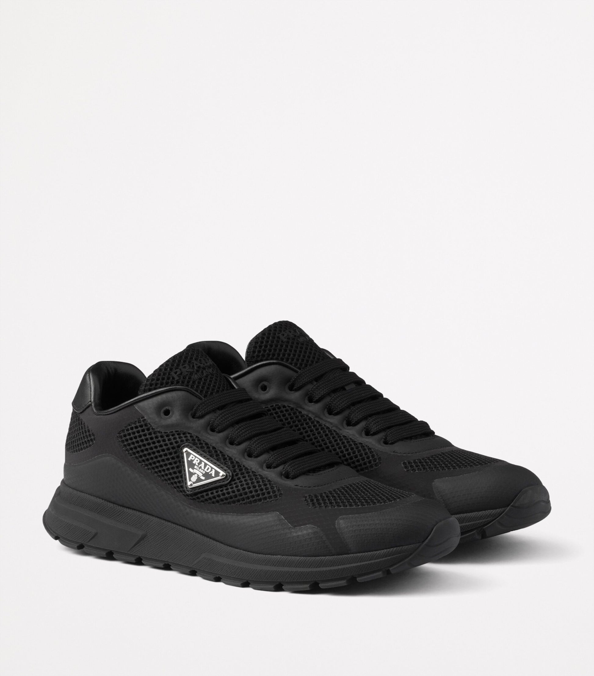 Black Prax 2.0 Low-Top Sneakers
