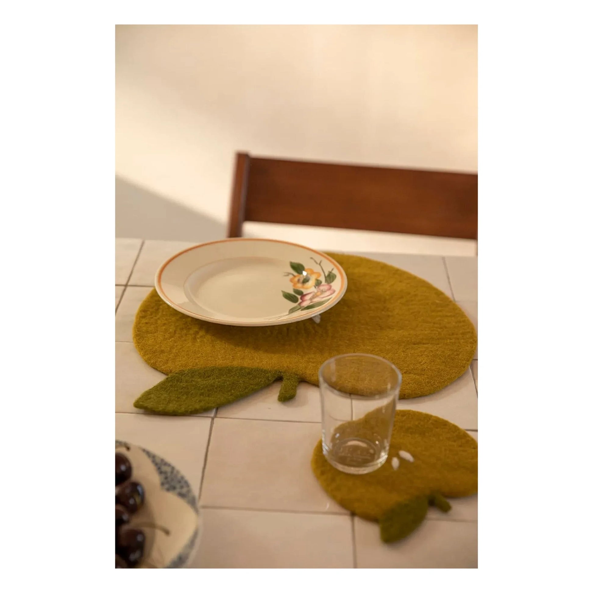 Muskhane - Felt Apple Placemat | Pistachio green