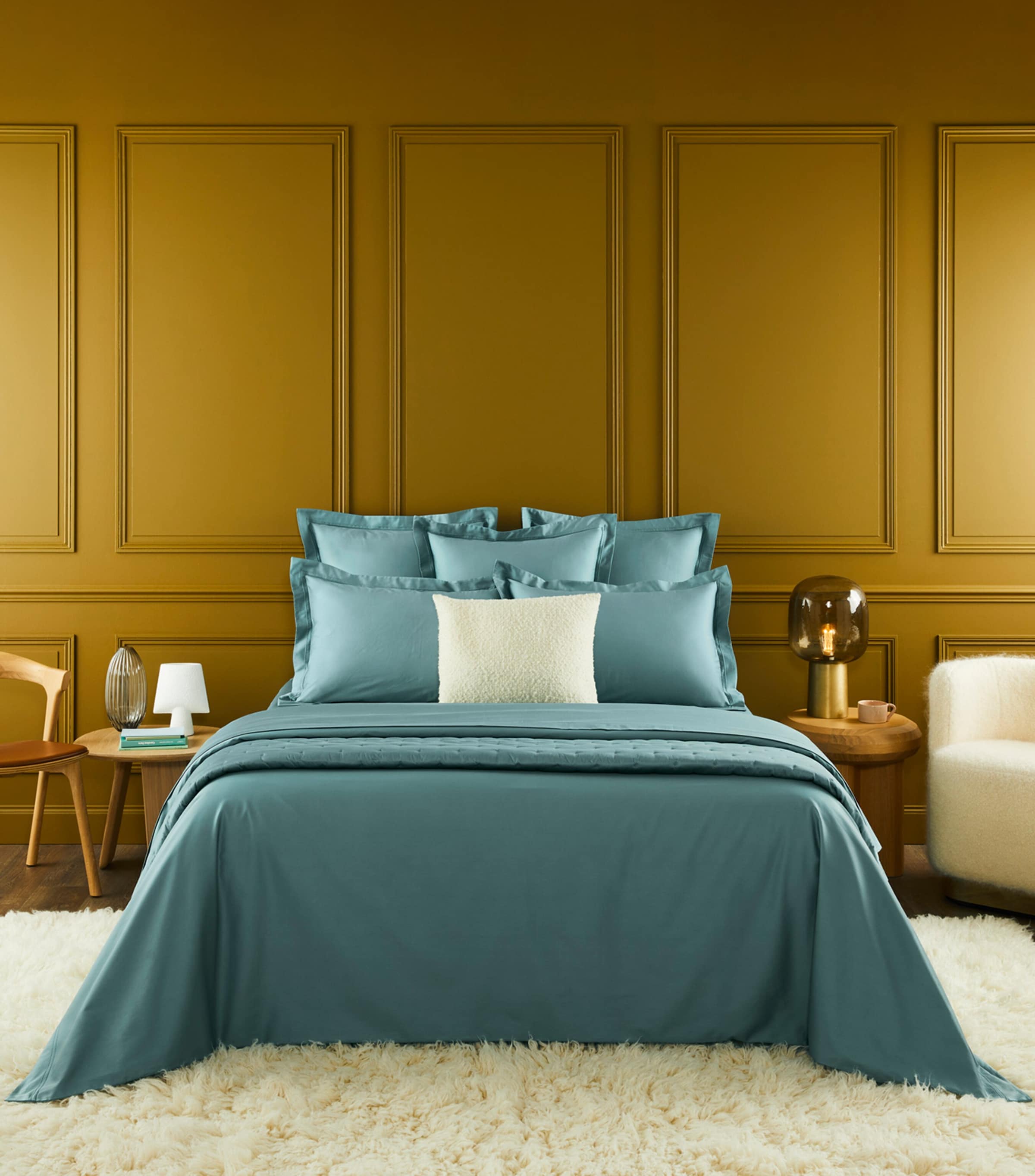 Triomphe Double Fitted Sheet (135cm x 190cm)