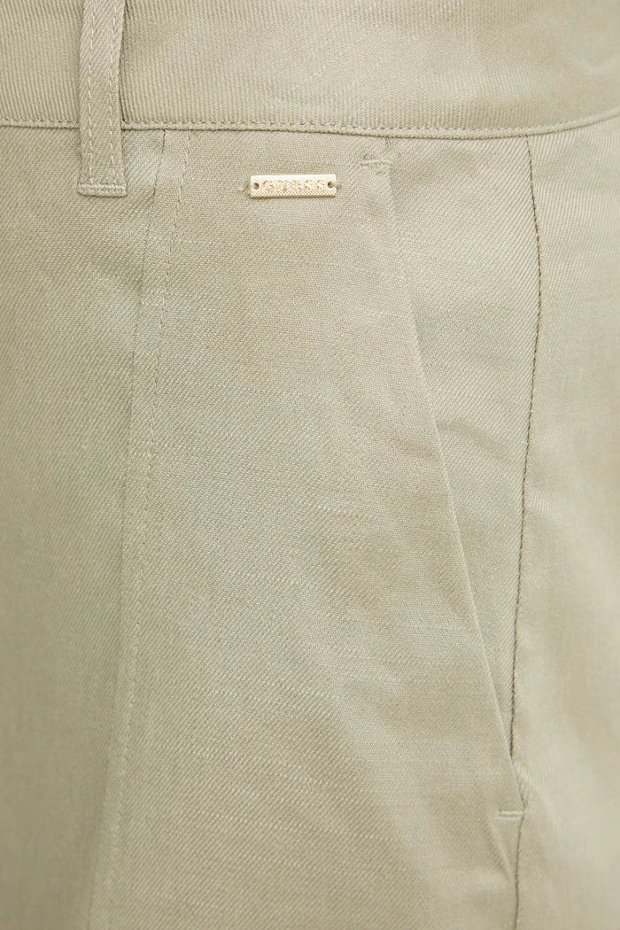 Guess kadın keten chino kısa şort ISABEAU