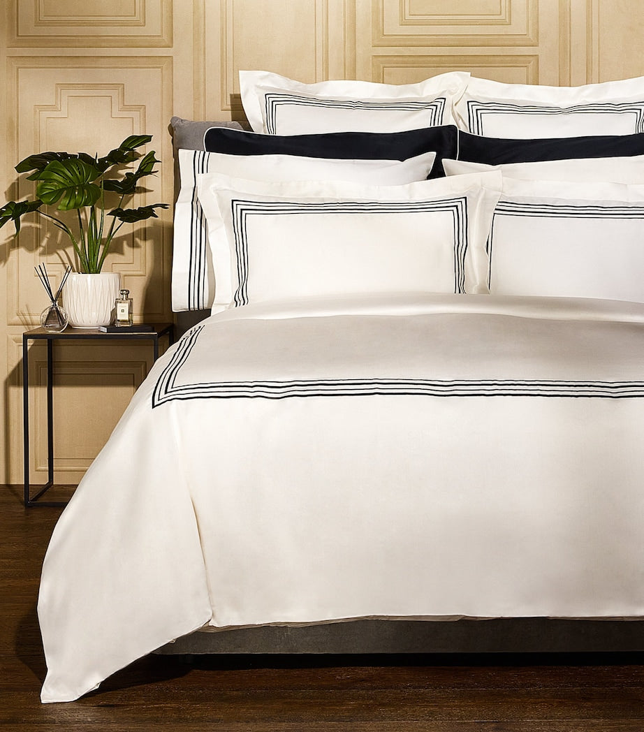 Mayfair Piped Pillowcase Pair (50cm x 75cm)