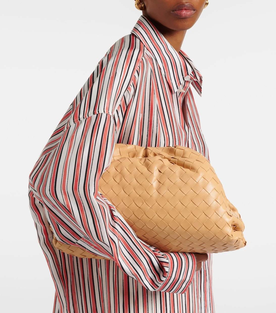 Bottega Veneta - Pouch intrecciato leather clutch