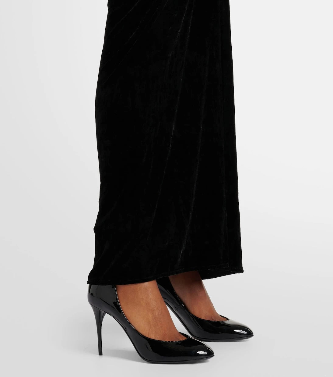 Alaïa - فستان ميدي من المخمل المزموم