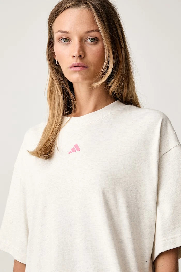 adidas kadın pamuklu oversize tişört Essentials