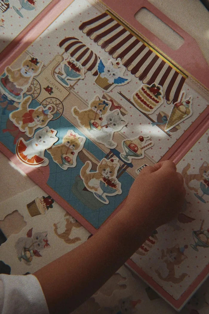 Konges Sløjd Çocuklar için Çıkartma Kitabı MY STICKER UNIVERSE FSC