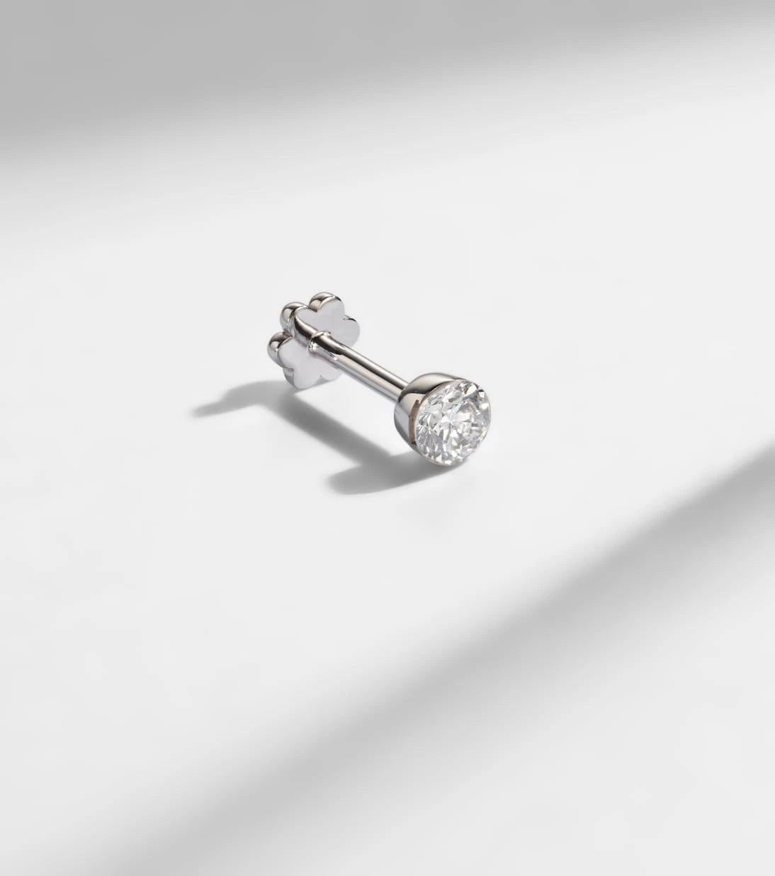 Maria Tash - 18kt white gold single earring with diamond
