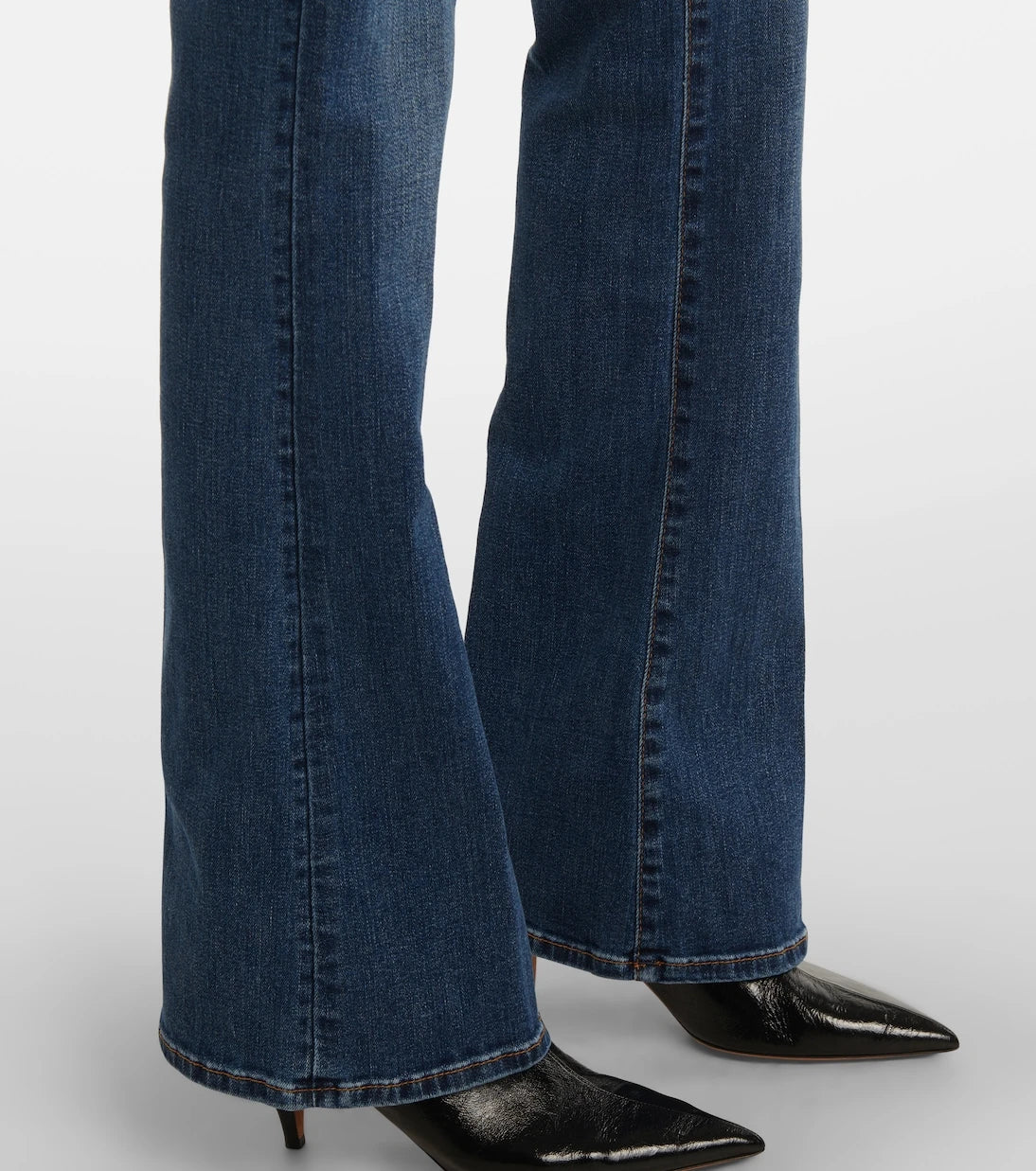 7 For All Mankind - جينز بقصّة بوت كات بخصر منخفض