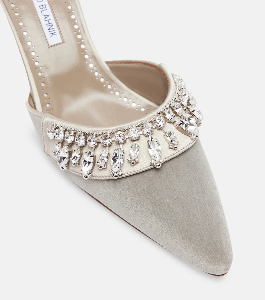 Manolo Blahnik - حذاء ميول "توليب 50" المخملي المطرز
