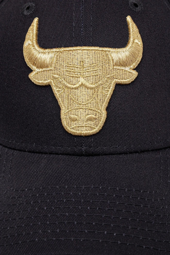 Памучна шапка с козирка New Era