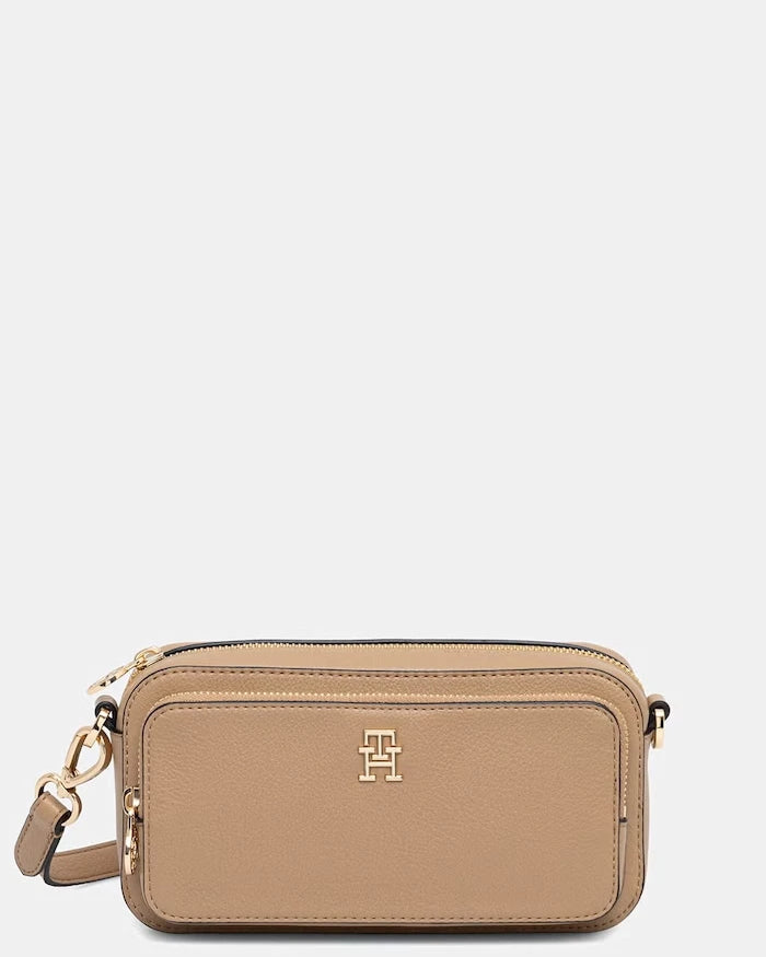 Tommy Hilfiger kadın crossbody çanta