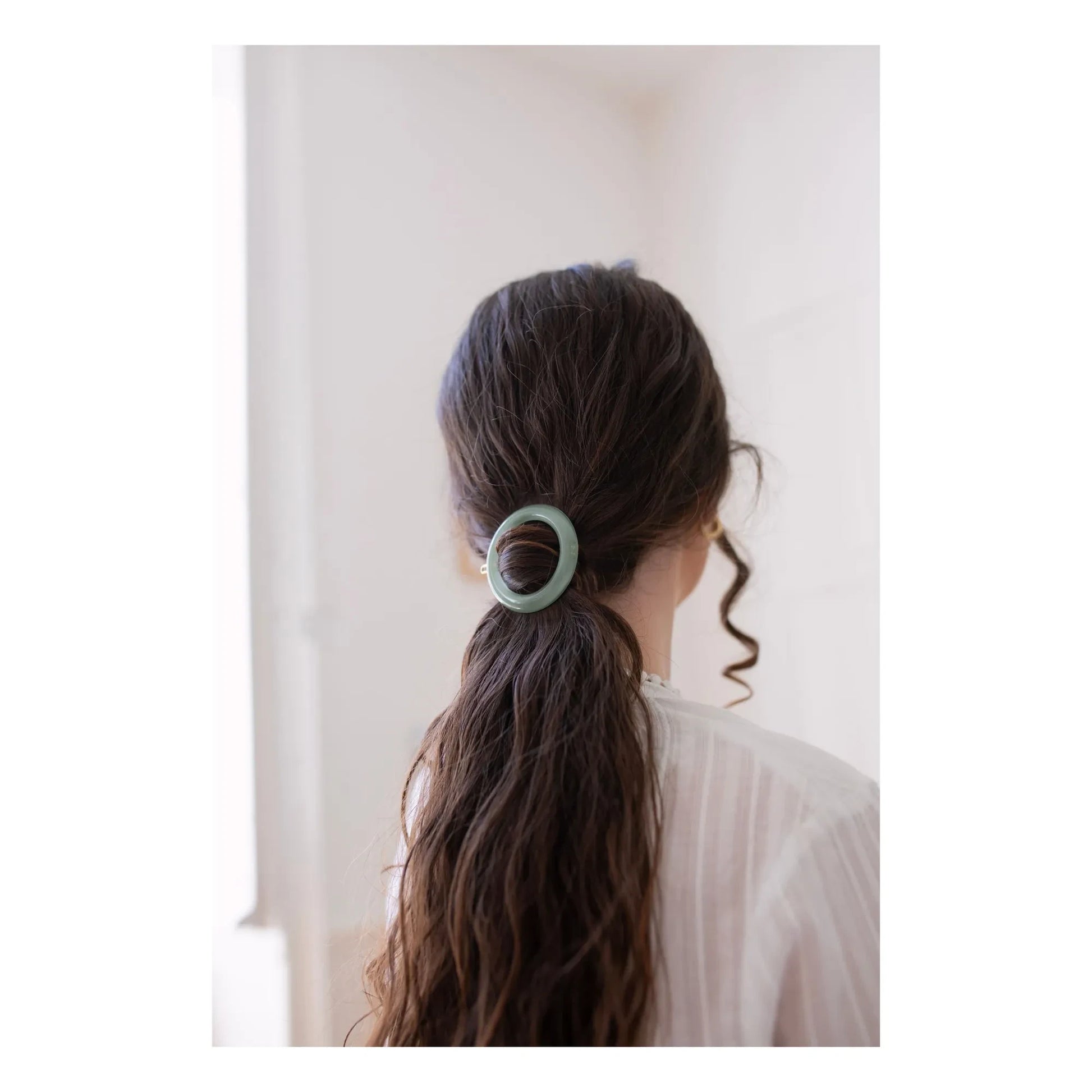 Bachca - Opaline round hair clip | Green water