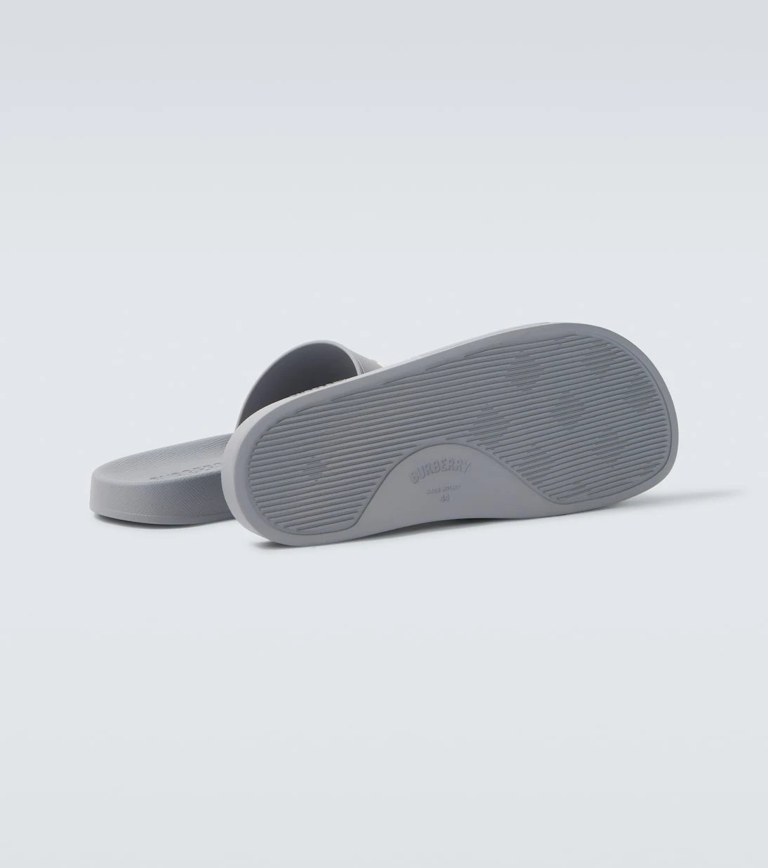 Burberry - Logo slides