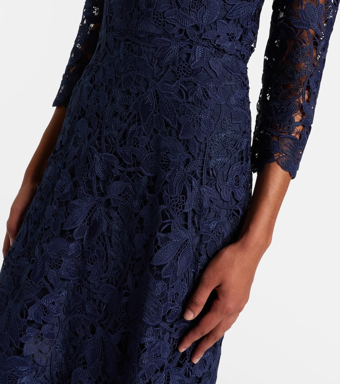 Monique Lhuillier - Lace gown