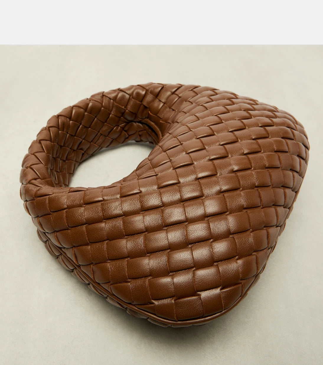 Bottega Veneta - حقيبة يد علوية من الجلد بيبي فينيتا