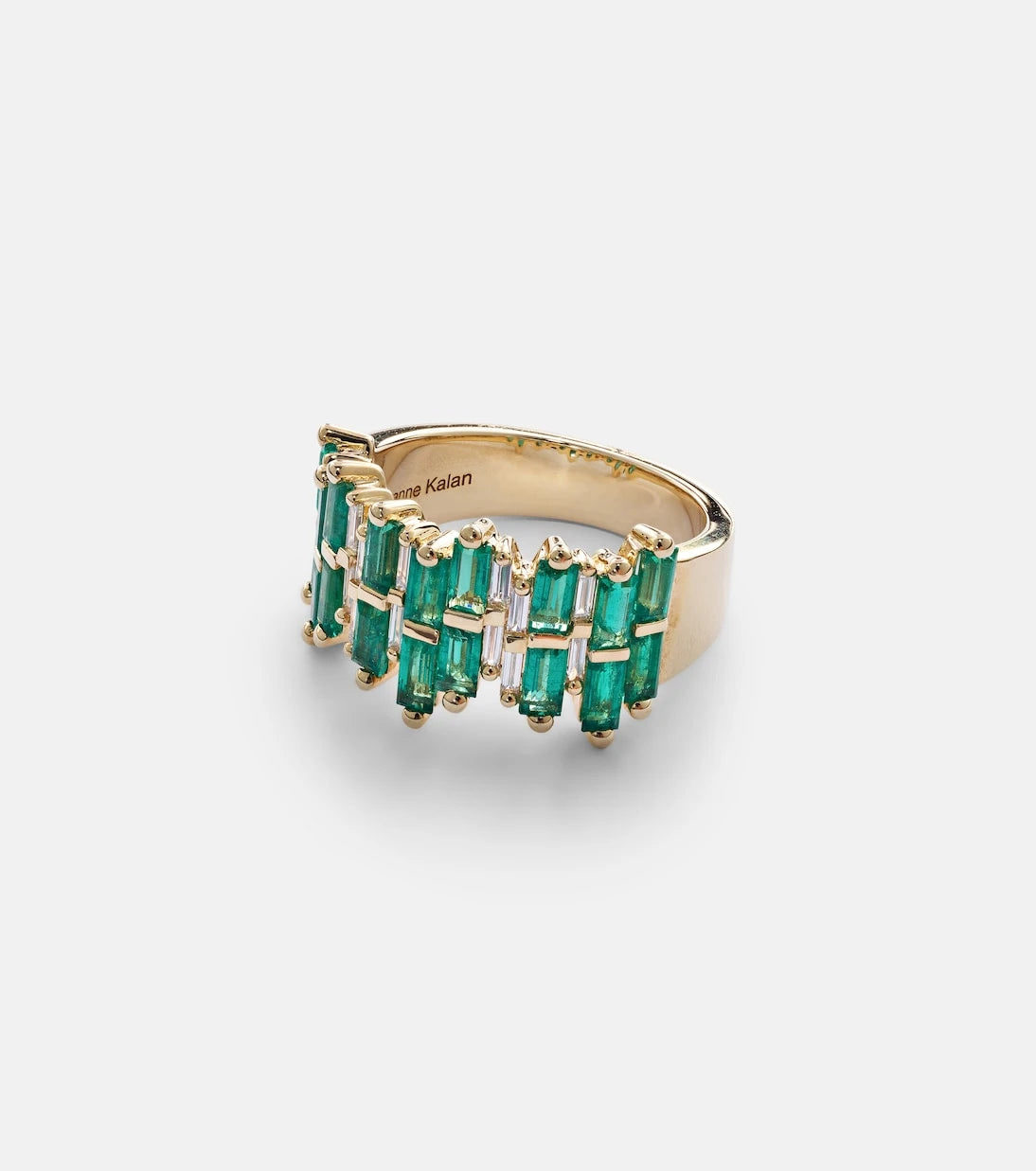 Suzanne Kalan - 18kt gold ring with diamonds and emeralds