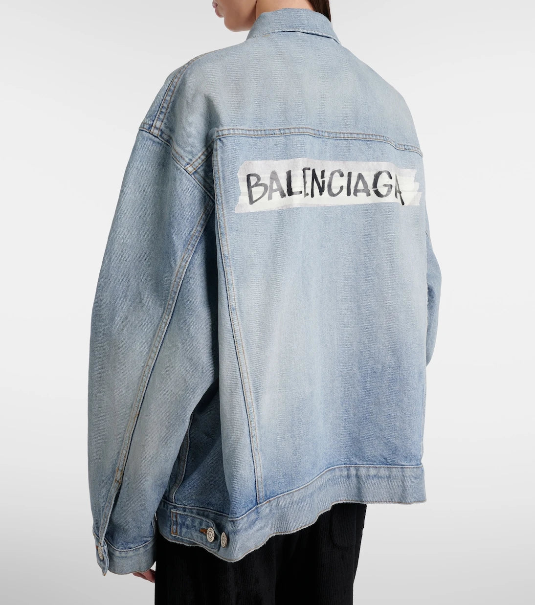 Balenciaga - جاكيت دينم بشعار