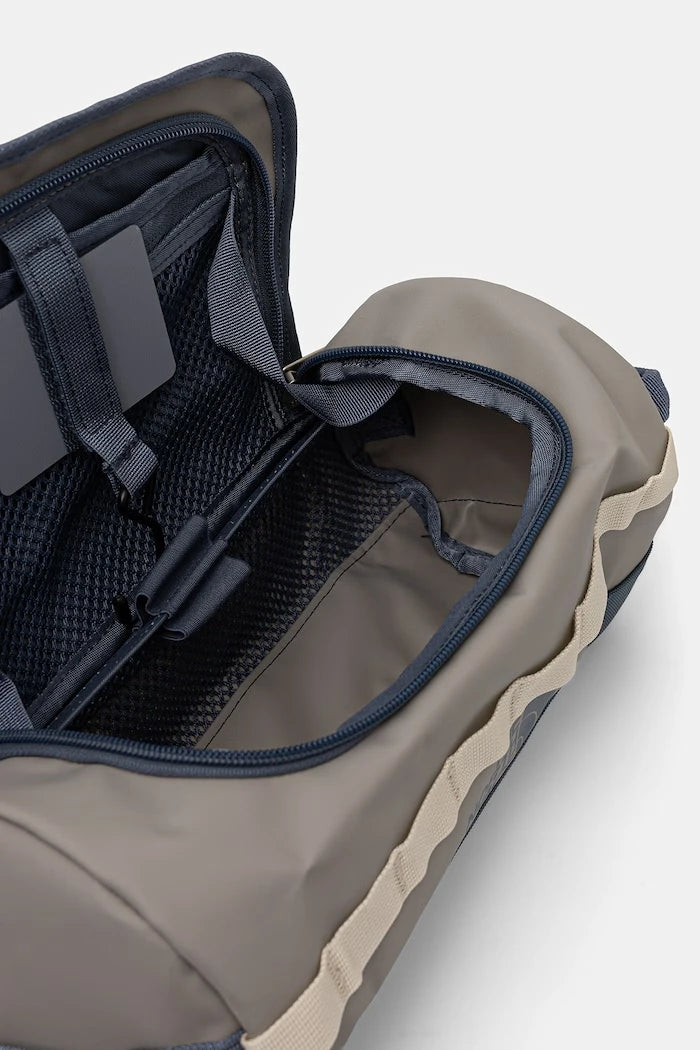 The North Face Base Camp Travel Canister 5,7L Kozmetik Çantası