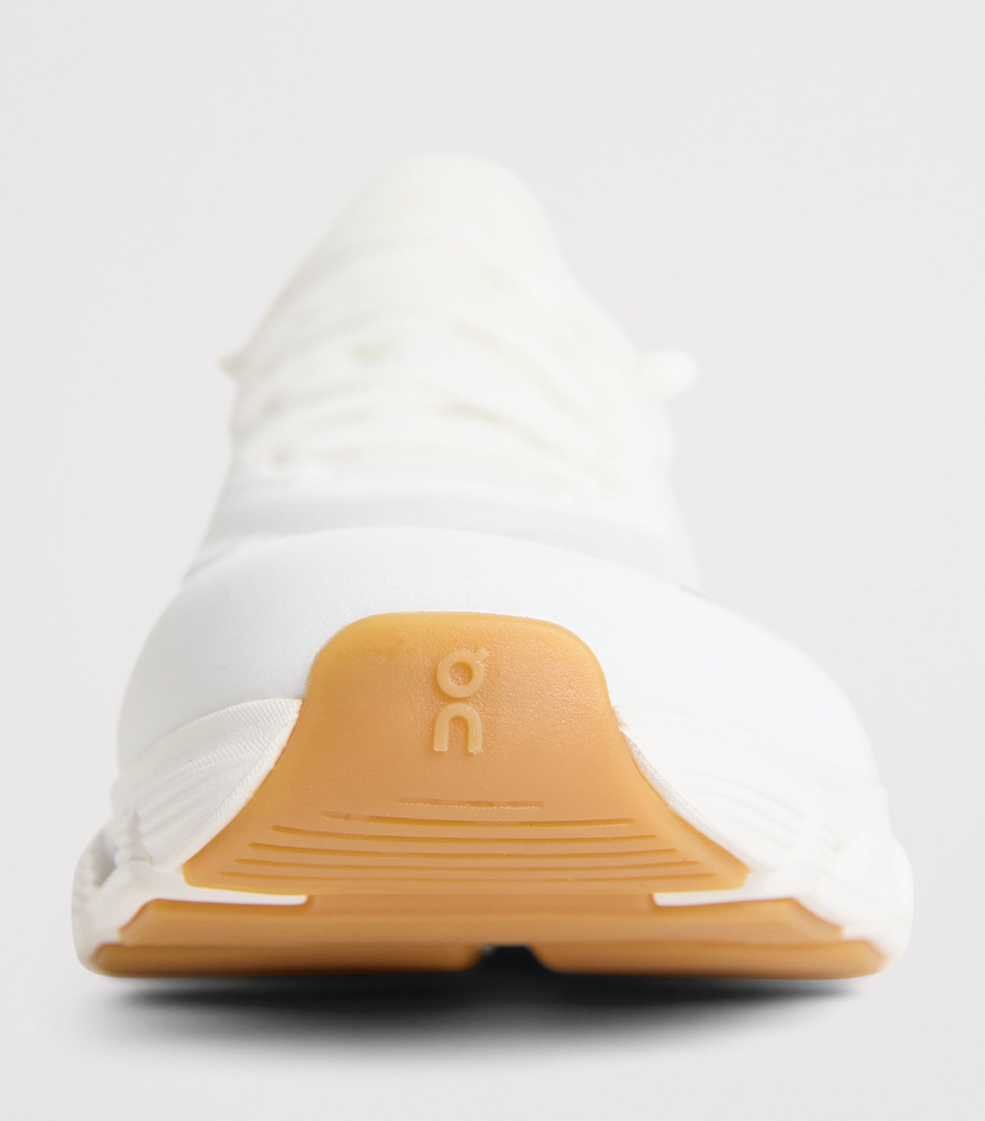 White Cloud 6 Versa Trainers