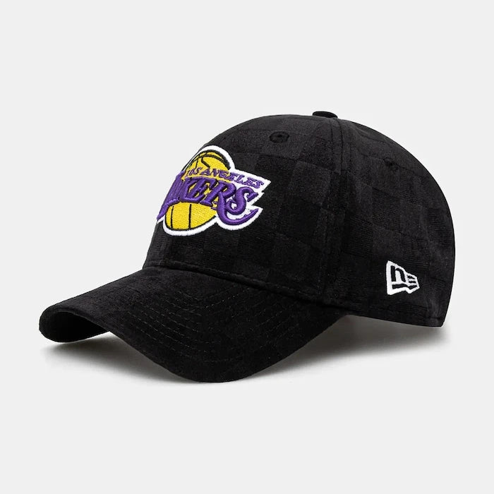 Кадифена шапка с козирка New Era Tonal Check 940 Lakers