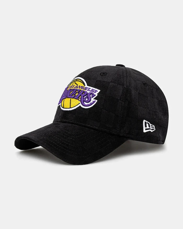 Кадифена шапка с козирка New Era Tonal Check 940 Lakers