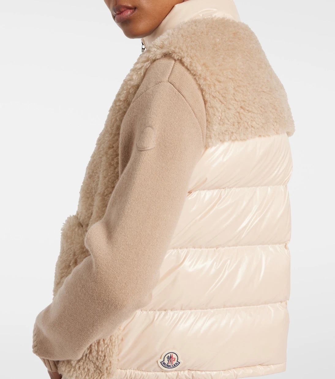 Moncler - سترة مبطنة بشعار العلامة