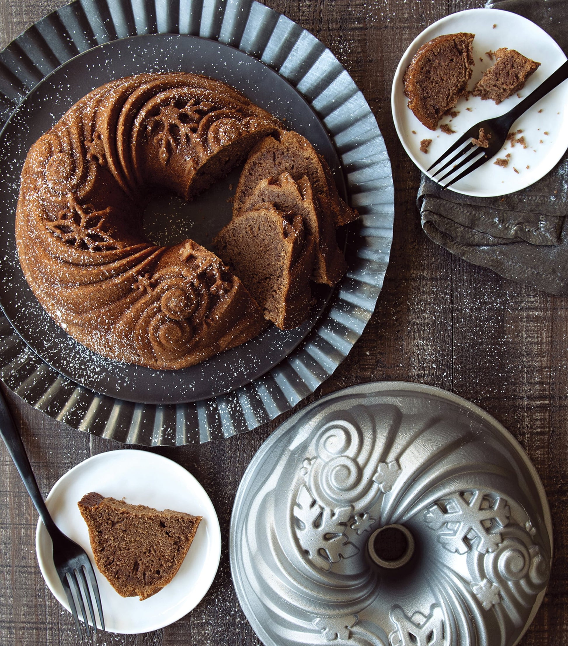 Nordic Ware Let It Snow Non-Stick Bundt Pan
