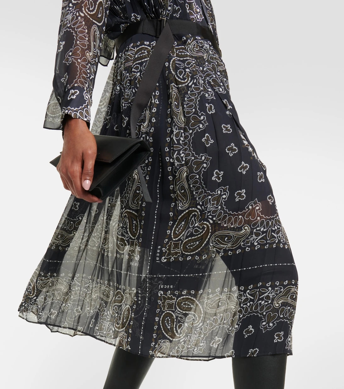Sacai - فستان ميدي بطبعة باندانا