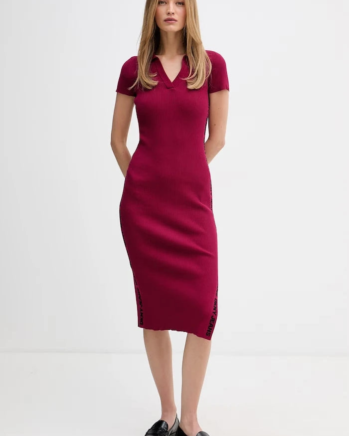 DKNY vücuda oturan elbise