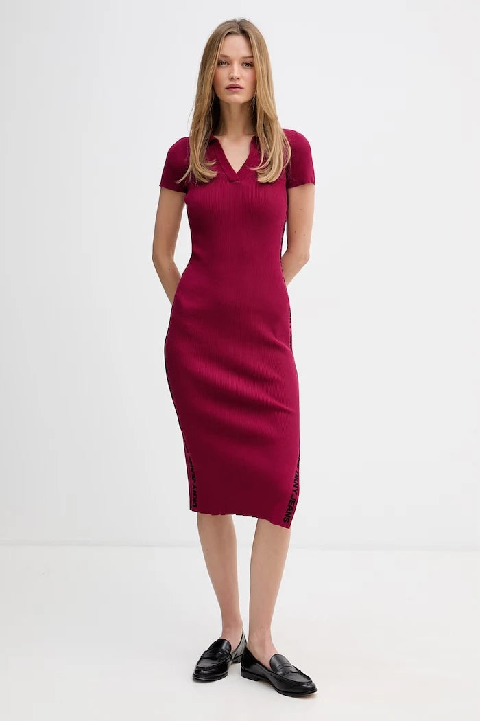 DKNY vücuda oturan elbise